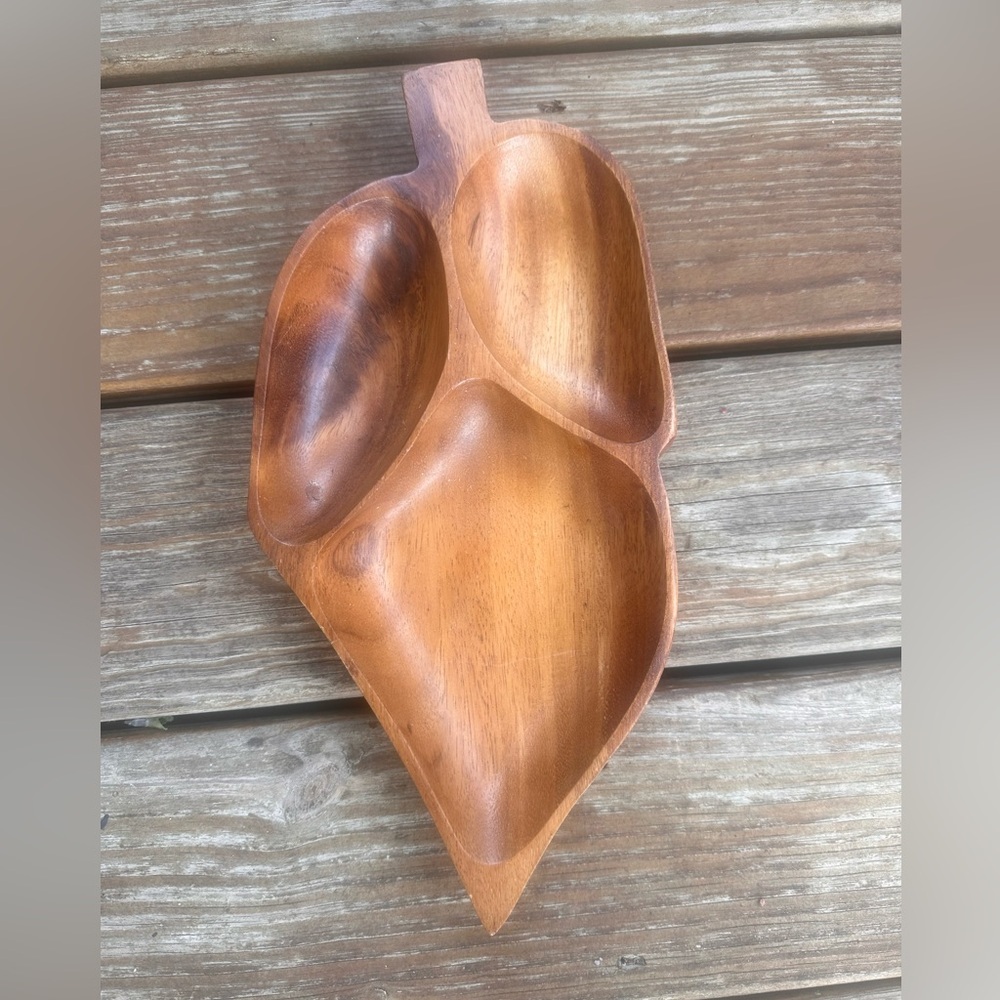 Leilani Rustic Three-Section Wooden leaf pattern Serving Tray